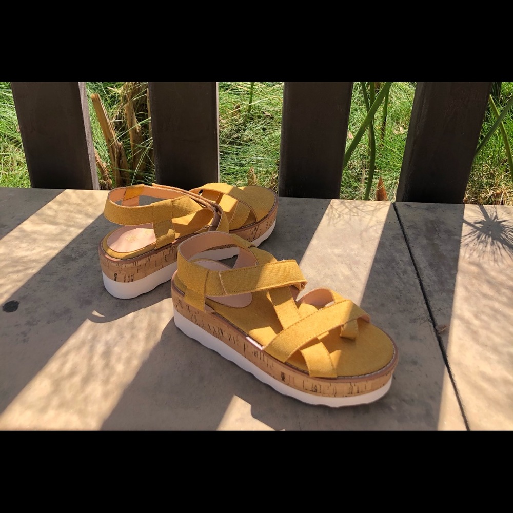 Sarah Platform Sandals Size 8.5 - Picture 3 of 5